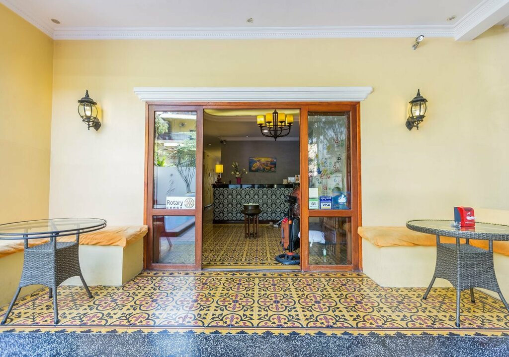 Monument Hotel