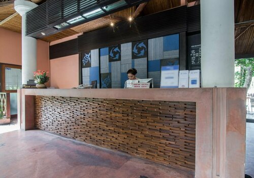 Loma Resort and Spa, Забронировать Курортный отель Пляж Наклуа 