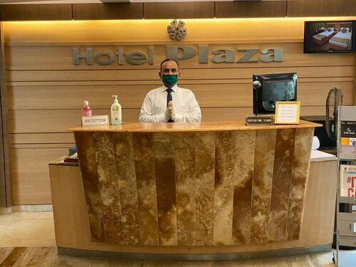 Hotel Plaza, Забронировать Отель Отели Mumbai Region с парковкой, Парковка