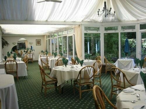 The Yenton Hotel