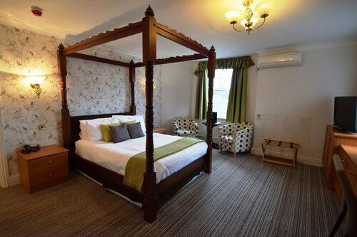 The Riverhill Hotel  Restaurant, Забронировать Отель Беркенхед 
