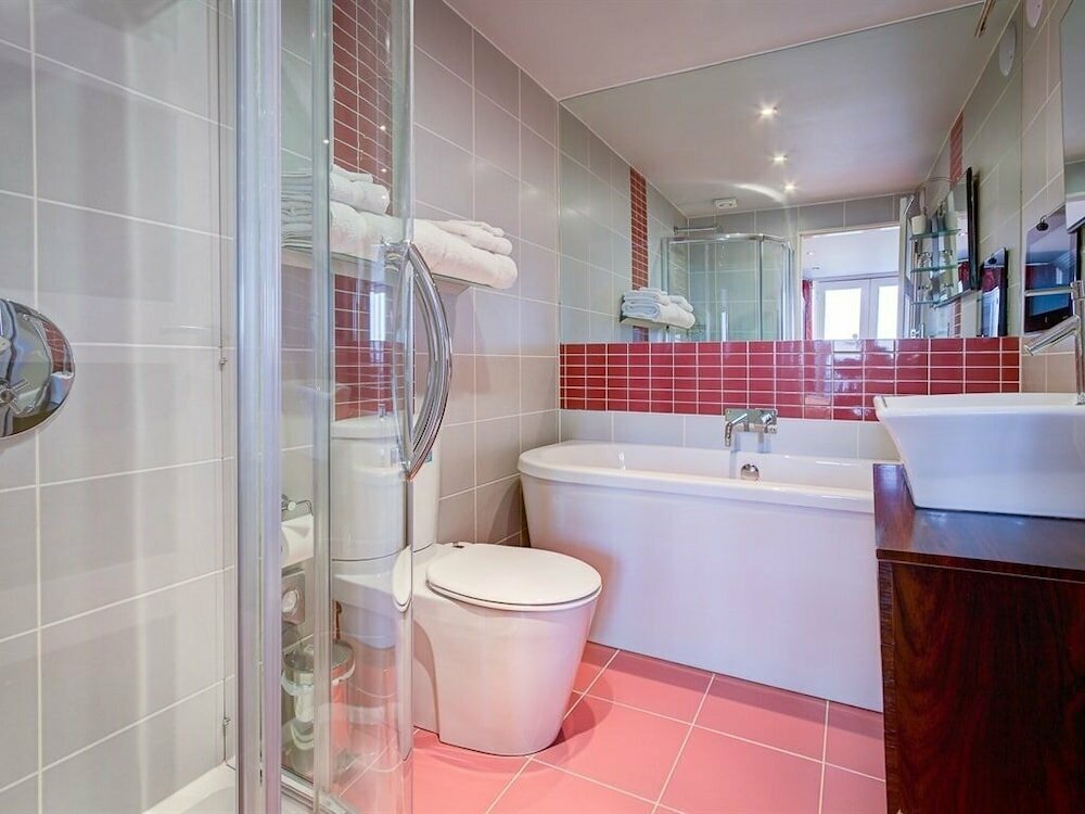 Number One Golf Suite