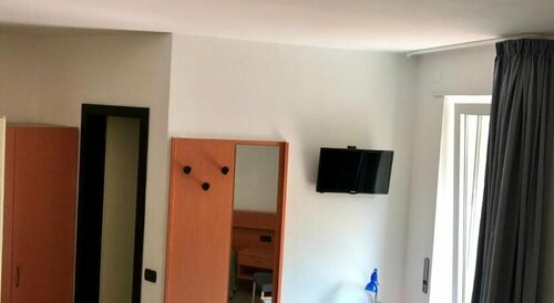 Hotel Antonella, Забронировать Отель Мальчезине Garda Veneto