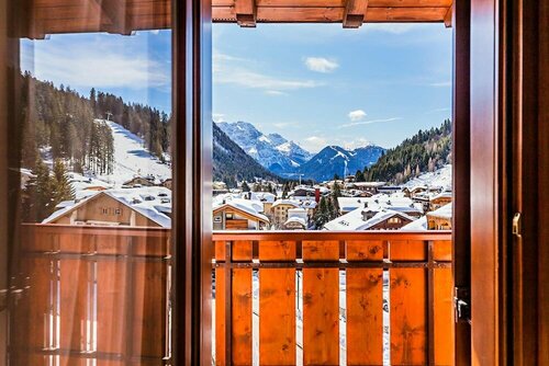 Hotel Cristiania, Забронировать Отель Отели Мадонна-ди-Кампильо с парковкой, Парковка