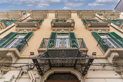 Hotel La Residenza, Buchen Sie Hotel 3-Sterne-Hotels in Messina, 3*