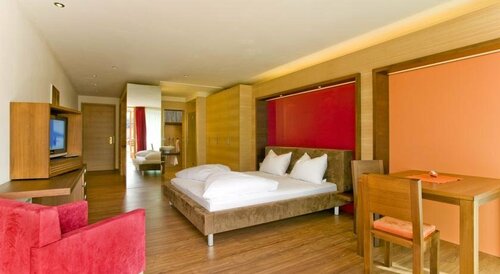 B&B Boutique Hotel Burgund, Забронировать Отель Отели Парчинес 3 звезды, 3*
