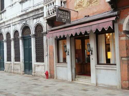 Hotel Falier, Забронировать Отель Отели Венеции с завтраком, рядом с Palazzo Franchetti, Завтраки