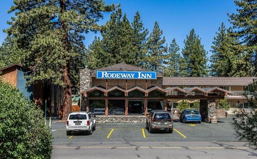 Quality Inn South Lake Tahoe, Забронировать Отель Саут-Лейк-Тахо South Lake Tahoe Area, рядом с Гондольный подъемник