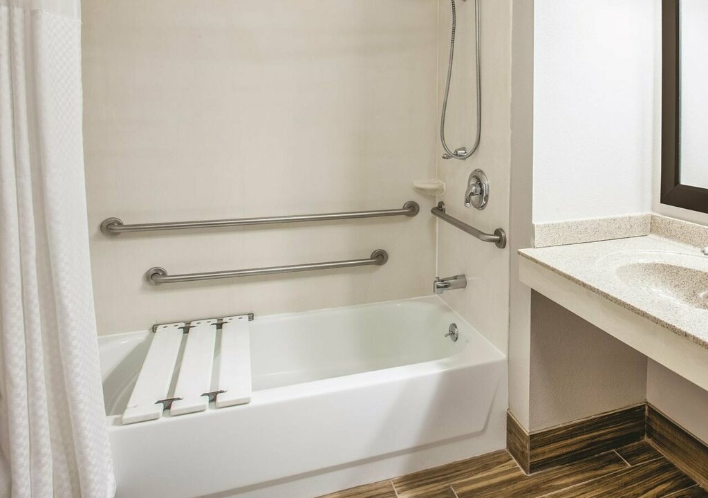 La Quinta Inn & Suites by Wyndham Cedar Rapids