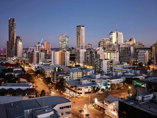 The Johnson Brisbane - Art Series, Забронировать Отель Отели Брисбна с парковкой, рядом с Пресвитерианская церковь Св. Павла, Парковка