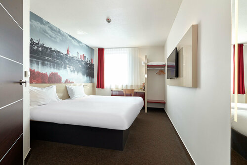 B&B Hotel Warszawa-Okęcie, Prenota Bed & breakfast Hotel a Masovia con parcheggio, Parcheggio