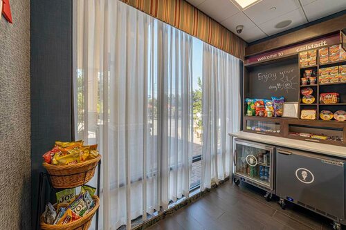 Hampton Inn Carlstadt At The Meadowlands, Забронировать Отель Отели Нью-Джерси с парковкой, Парковка