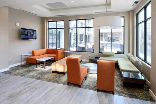 Hilton Garden Inn Reagan National Airport, Забронировать Отель Арлингтон Washington DC Metropolitan area, рядом с Long Bridge Park