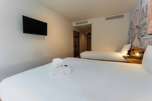 easyHotel Valencia Ciutat Vella, Забронировать Отель Отели Валенсии с завтраком, рядом с Ратуша Валенсии, Завтраки