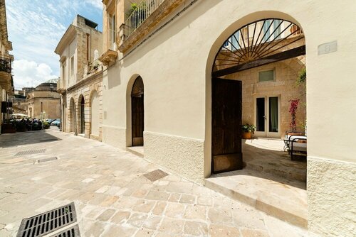 LuLeccio, Prenota Affittacamere Hotel a Lecce con piscina, vicino a Il Sedile, Piscina