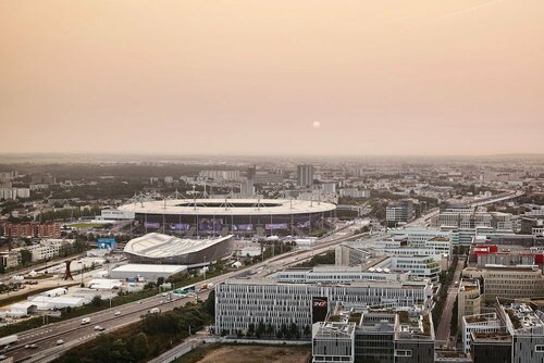 H4 Wyndham Paris Pleyel, Забронировать Отель Сен-Дени Seine-Saint-Denis, рядом с Аббатство Сен-Дени