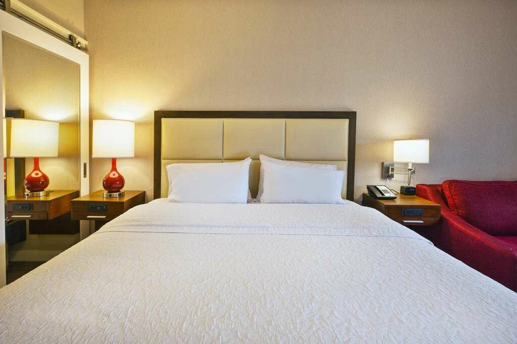 Hampton Inn & Suites Providence-Warwick Airport