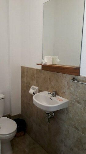 RedDoorz @ Dinagpan Street Coron, Prenota Hotel Coron 