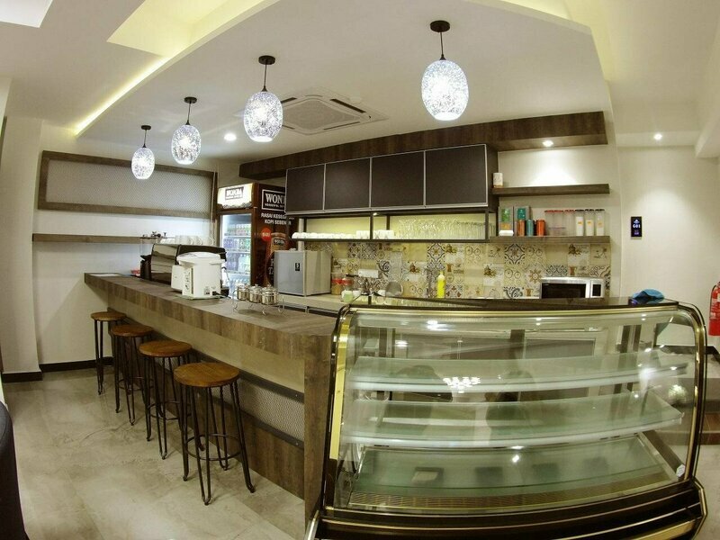 Meriton Inn Hotel