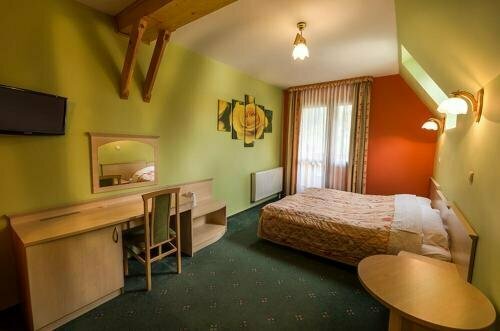 Willa Monte, Book Hotel Hotels in Lesser Poland with Parking, Parking