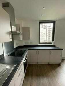 Sleek & Stylish 1bd Flat With Balcony - Old Street
