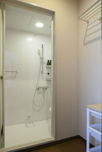 Kanazawa Capsule Hotel Musashimachi, Забронировать Капсульный отель Недорогие отели Канандзава, рядом с Tokuda Shusei Kinenkan Museum, недорого