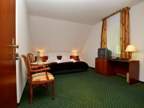 Hotel am Rugard, Забронировать Отель Отели земли Мекленбург-Передней Померания с парковкой, Парковка