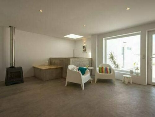 Casasupertubos, Book Guesthouse Peniche 