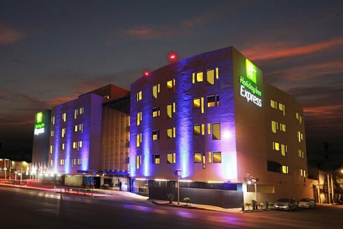 Holiday Inn Express Mexico Aeropuerto by IHG, Забронировать Отель Отели Мехико с бассейном, рядом с Велодромо, Бассейн