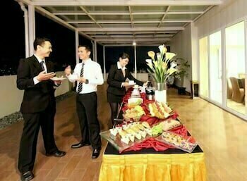 Verona Palace Hotel Bandung, Prenota Hotel Hotel a Bandung con colazione, vicino a Bandung Trade Center, Colazione