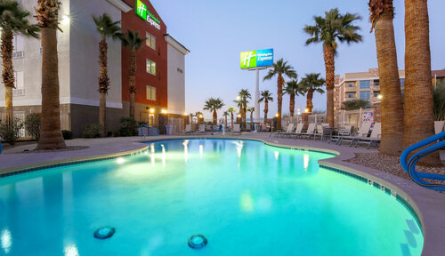 Holiday Inn Express Las Vegas South, Book Hotel Hoteller i Paradise. med parkering, Parkering