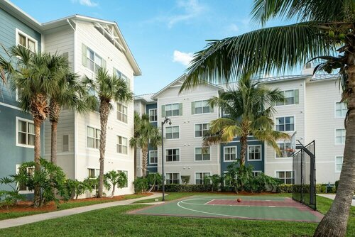 Residence Inn by Marriott Cape Canaveral Cocoa Beach, Забронировать Отель Кейп-Канаверал Space Coast