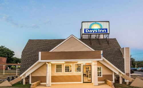 Days Inn by Wyndham Vernon, Забронировать Отель Отели Вернон с парковкой, Парковка