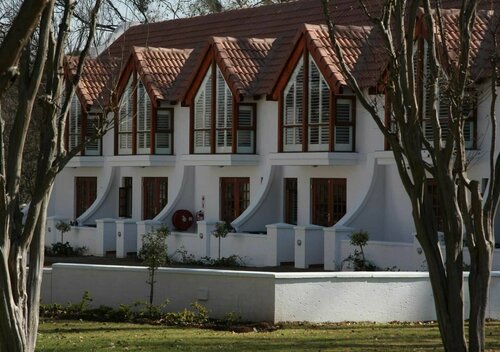 River Meadow Manor, Book Pension Hoteller i Pretoria med pool, Swimmingpool