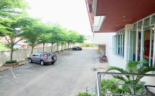 Better Place Hotel, Varaa Hotelli Hotellit North-Eastern Thailand pysäköinnillä, Pysäköinti