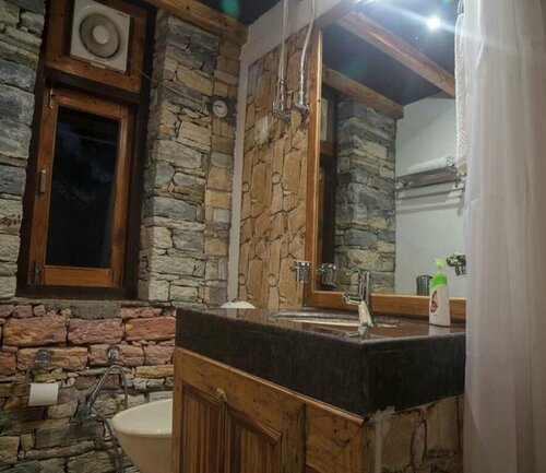 Kosi Valley Retreat, Varaa Hotelli Almora Uttarakhand