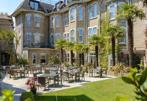 The Connaught Lodge