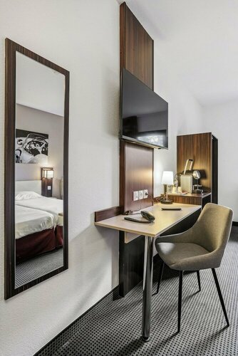 Hôtel Akena La Ferté Bernard, Забронировать Отель Отели Земель Луары с парковкой, Парковка