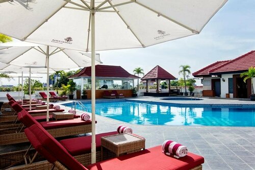 Grand Inna Malioboro, Забронировать Отель Отели Джокьякарты 4 звезды, рядом с Рынок Брингхарджо, 4*