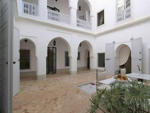 Riad Chi-Chi, Забронировать Отель Отели Марракеша с бассейном, рядом с Рынок в Медине, Бассейн