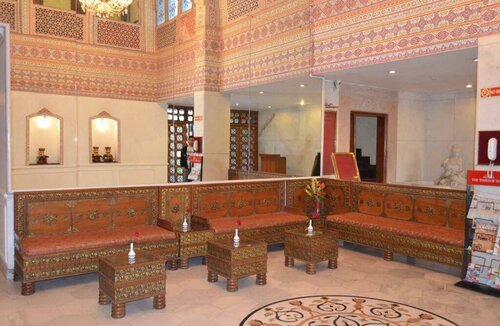 Grand Sartaj, Забронировать Отель Отели Нью-Дели с бассейном, рядом с Хаус Хас Виллидж, Бассейн