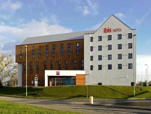 Ibis Gloucester Hotel, Rezervați Hotel Hoteluri în Gloucestershire cu parcare, Parcare