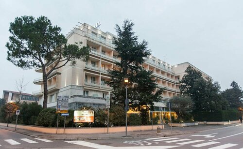 Hotel Terme Helvetia, Забронировать Отель Абано-Терме Euganean Hills