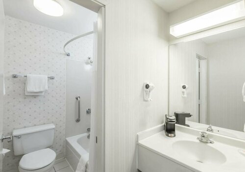 Days Inn by Wyndham West Des Moines Clive