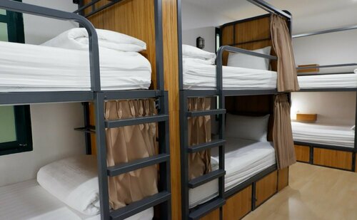 Peace Factory Hostel, Забронировать Хостел Pom Prap Sattru Phai Бангкок, рядом с Храм Ват Ратчанатдарам Воравихан
