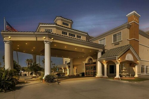 Comfort Suites Oceanside Camp Pendleton Area, Забронировать Отель Оушенсайд San Diego County, рядом с Ocean's Eleven Casino
