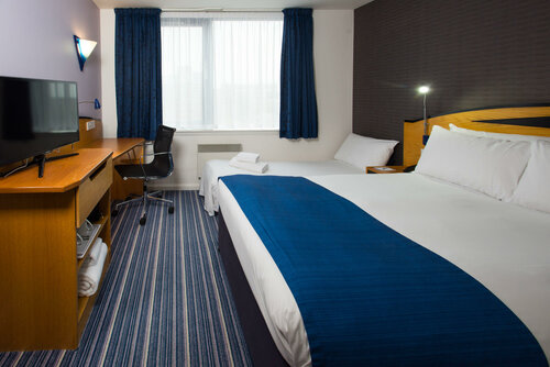 Holiday Inn Express Bristol City Centre, Rezervați Hotel Temple Bristol, aproape de St James Priory