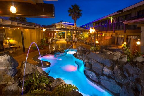 Best Western Plus Humboldt Bay Inn, Забронировать Отель Отели в центре Юрика, в центре
