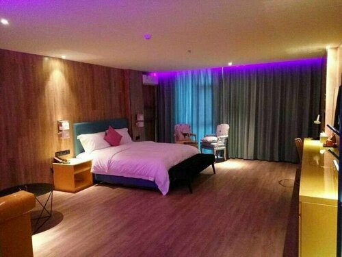 Yantai 90's Light Luxury Hotel, Забронировать Отель Лайшань Яньтай