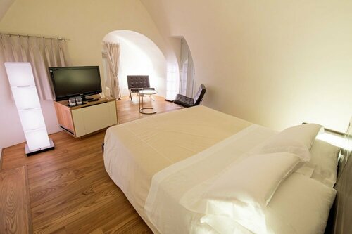 Dimora Intini, Book Hotel Hoteller i Noci med parkering, Parkering